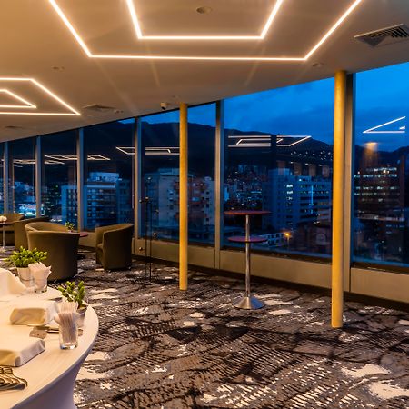 Bogota Plaza Hotel Buitenkant foto The lounge at the airport