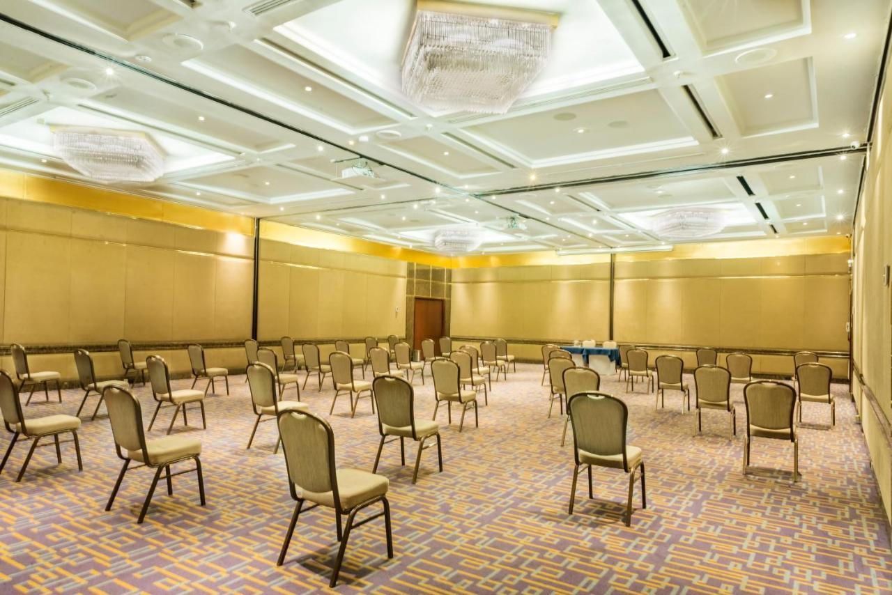 Bogota Plaza Hotel Buitenkant foto The ballroom