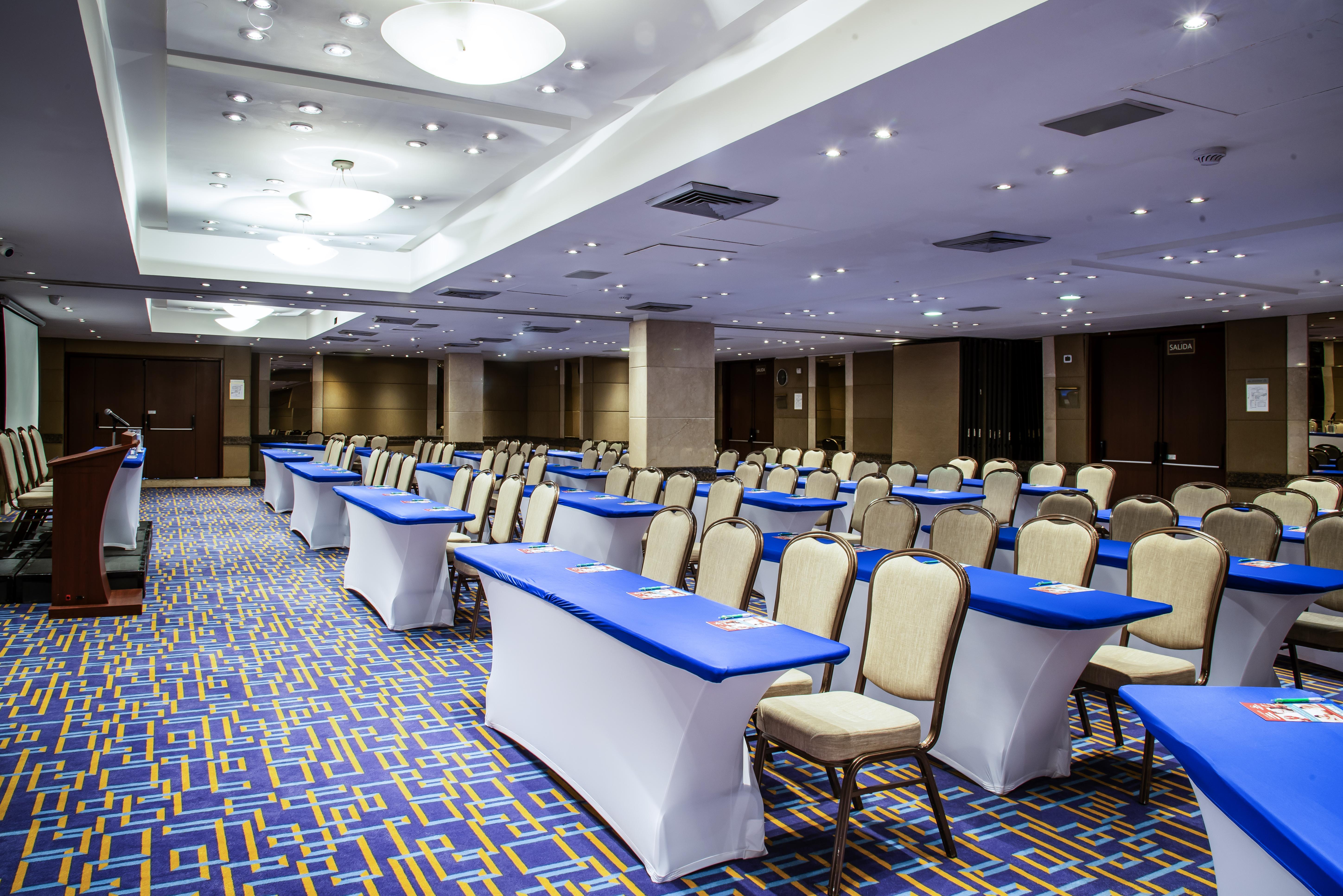Bogota Plaza Hotel Buitenkant foto Meeting room