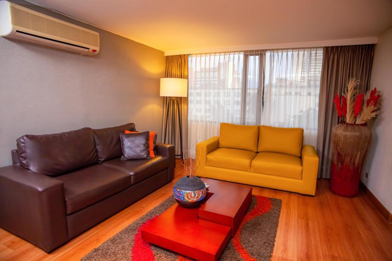 Bogota Plaza Hotel Buitenkant foto Living room