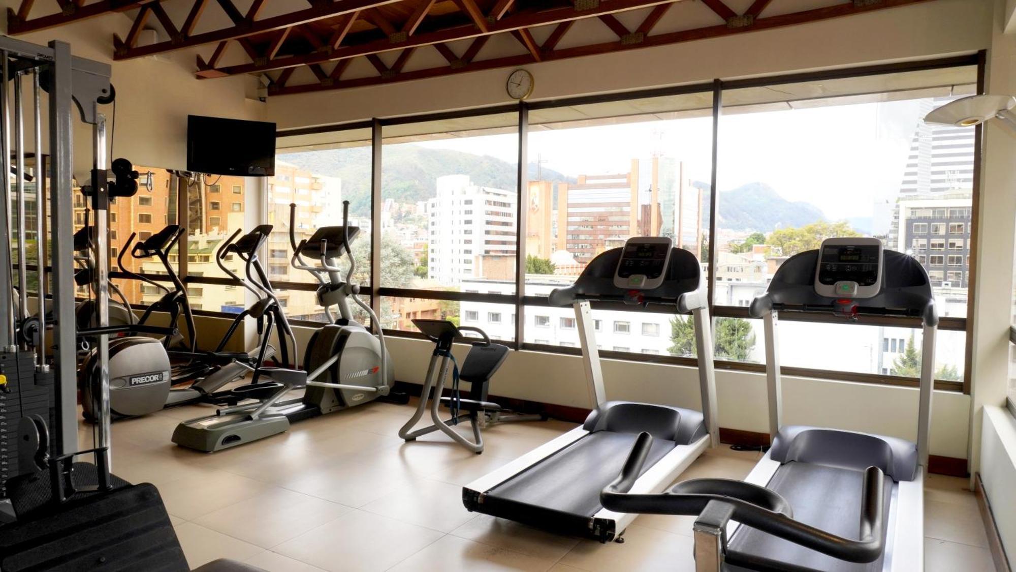 Bogota Plaza Hotel Buitenkant foto A gym in Bogotá, Colombia
