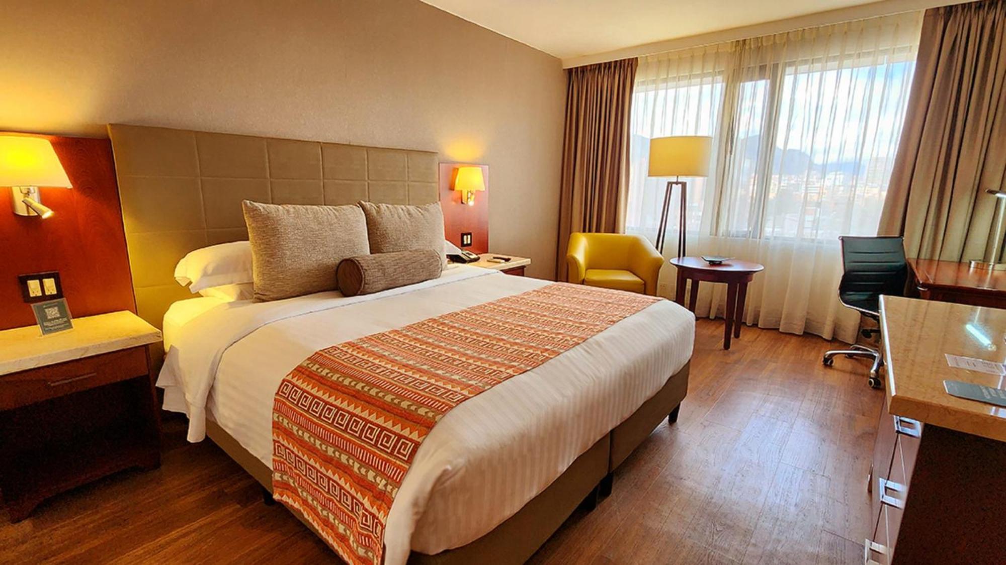 Bogota Plaza Hotel Buitenkant foto A room at the hotel
