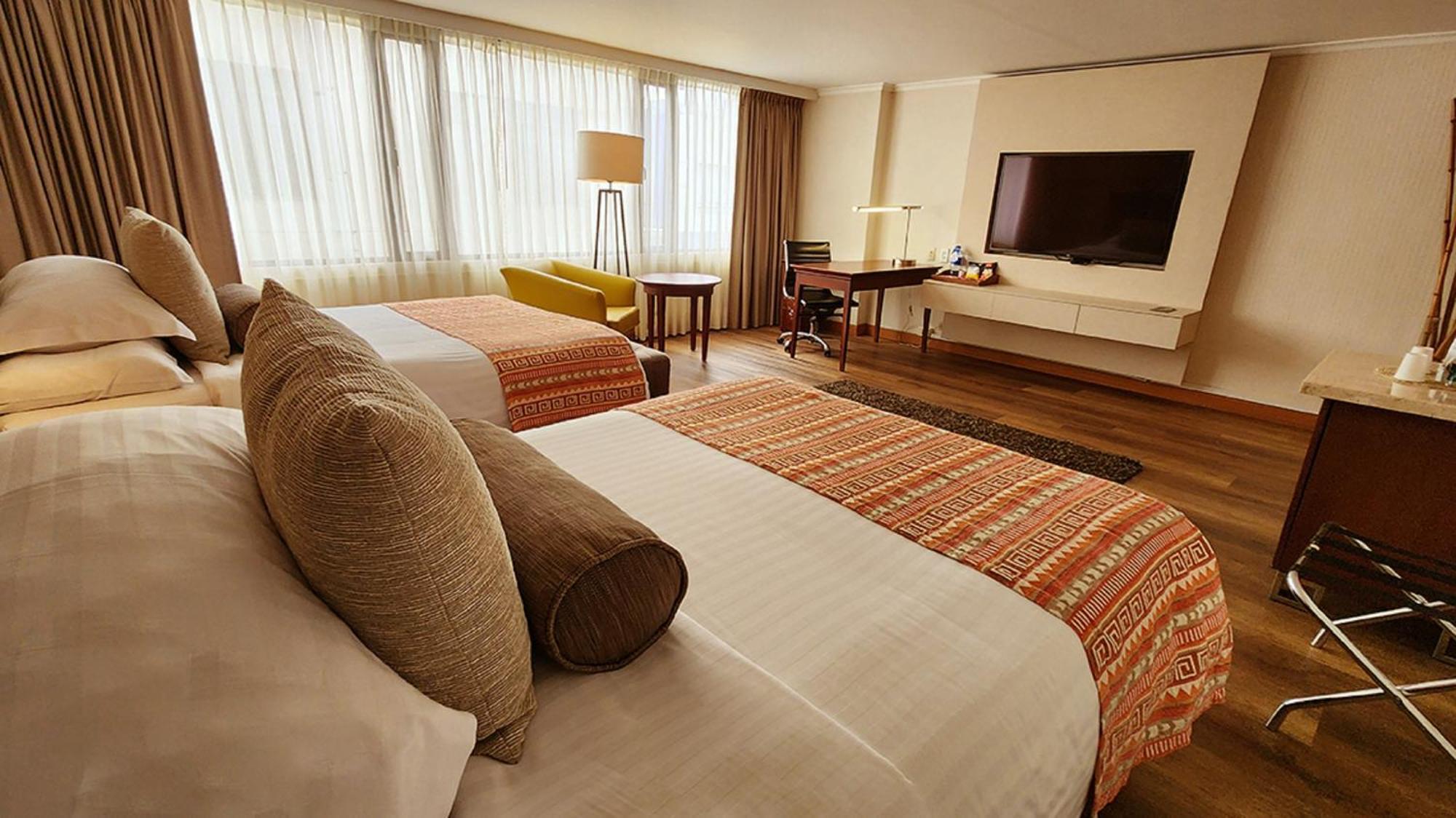 Bogota Plaza Hotel Buitenkant foto A room at the hotel