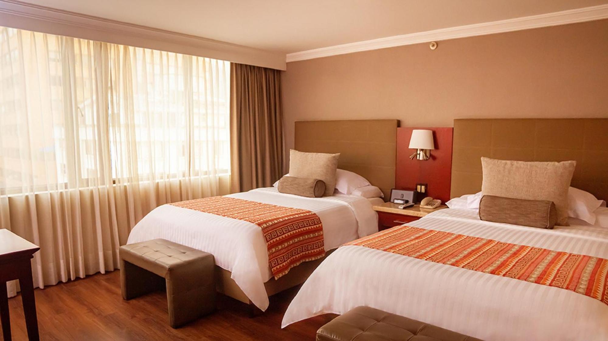 Bogota Plaza Hotel Buitenkant foto A room at the hotel