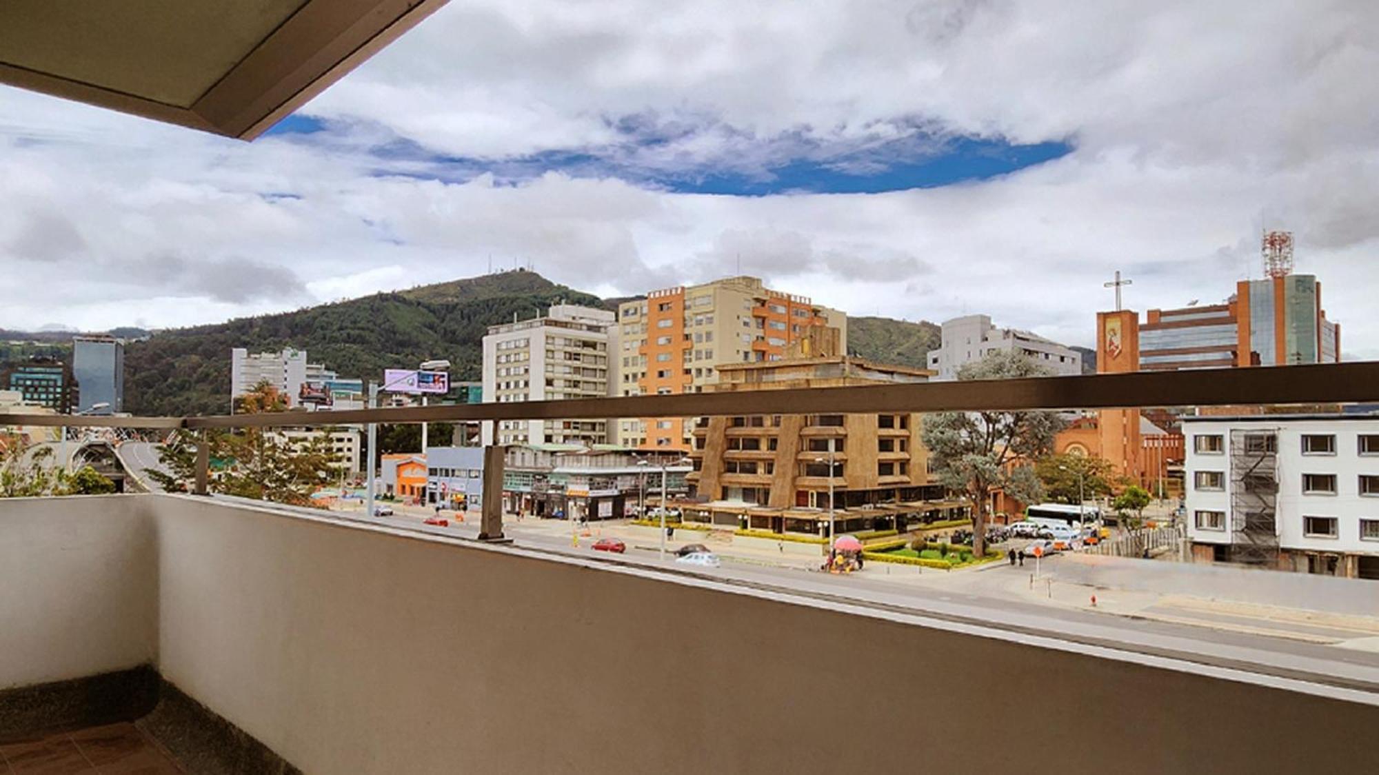 Bogota Plaza Hotel Buitenkant foto View of the city from the hotel