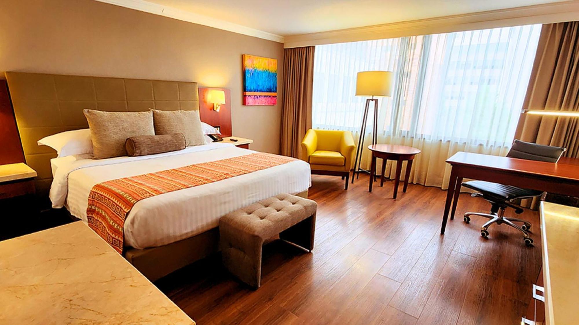 Bogota Plaza Hotel Buitenkant foto A room at the hotel