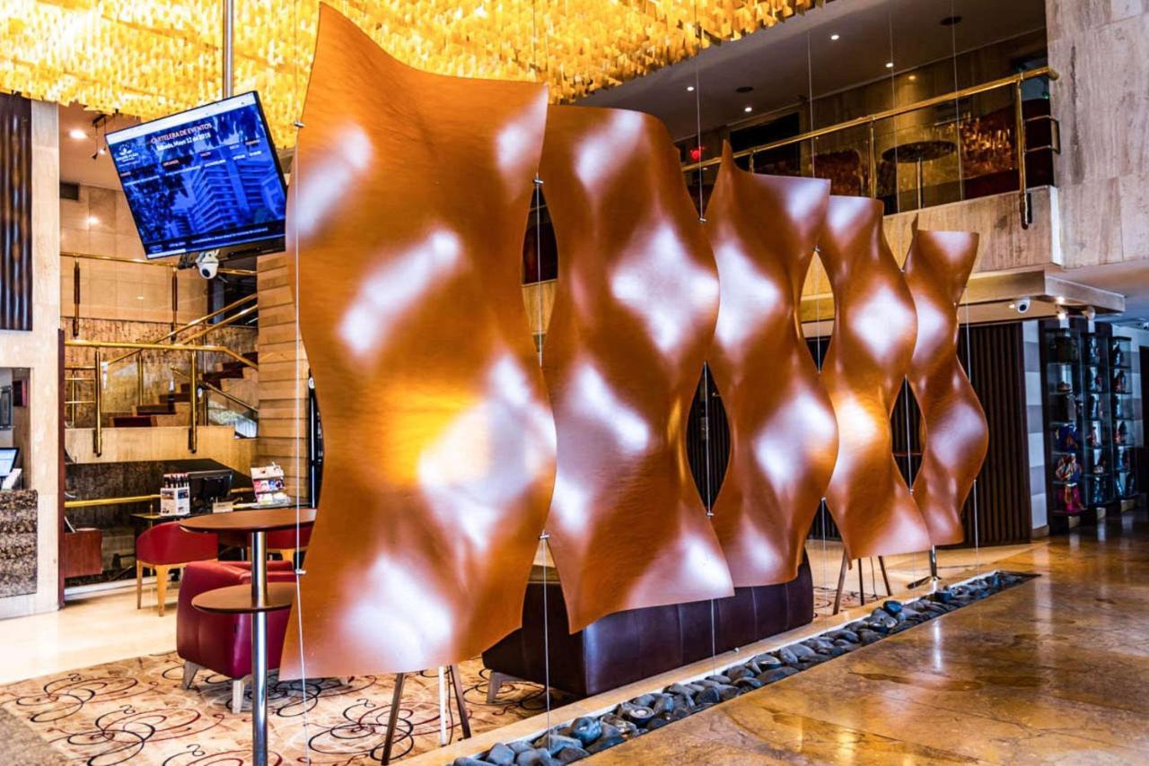 Bogota Plaza Hotel Buitenkant foto The lobby of the Wynn Las Vegas