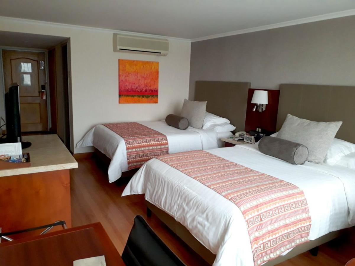 Bogota Plaza Hotel Buitenkant foto A room at the hotel